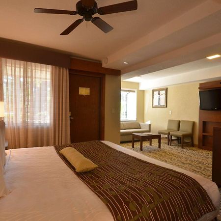 Best Western The Inn & Suites Pacific Grove Luaran gambar