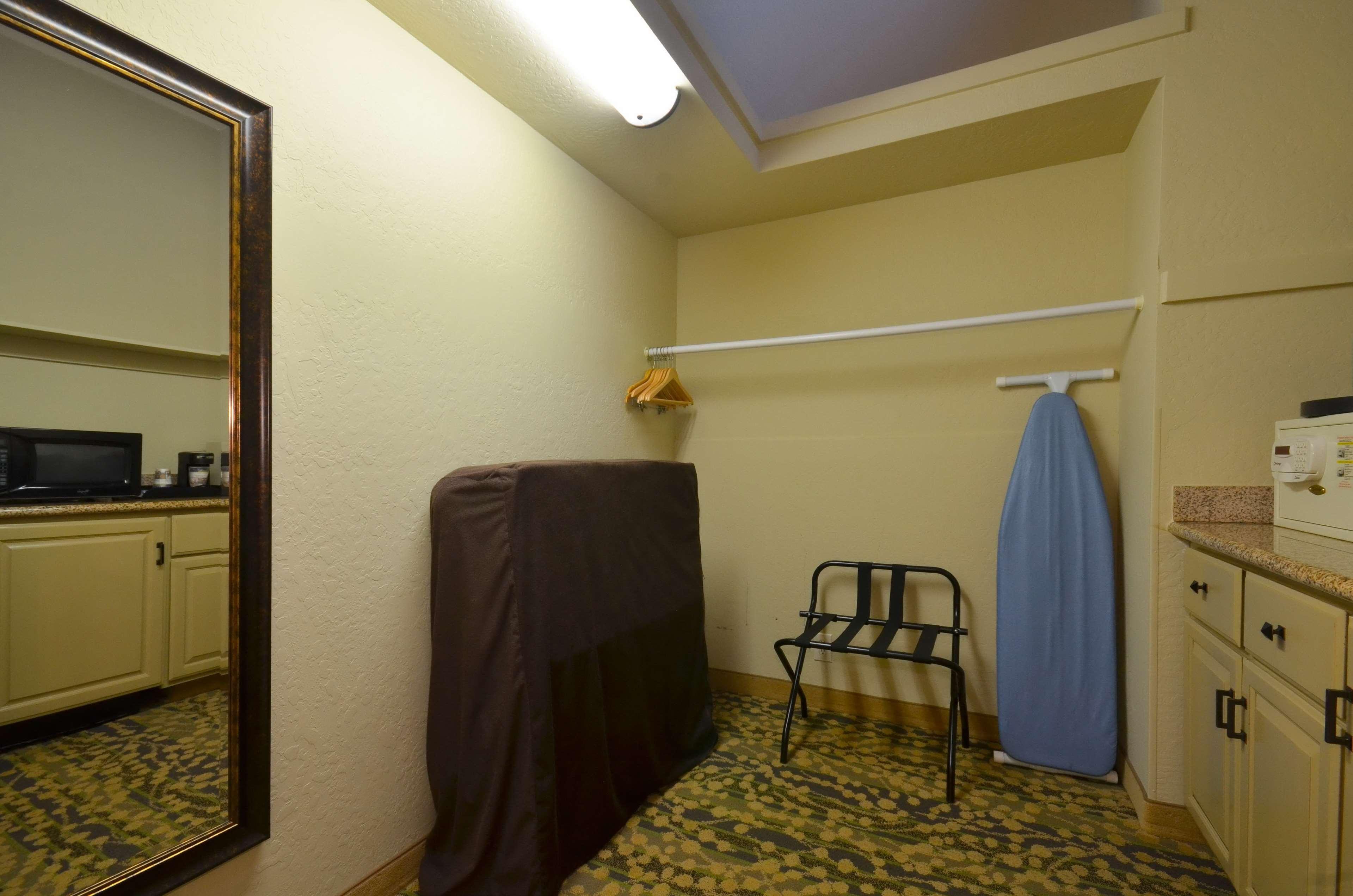 Best Western The Inn & Suites Pacific Grove Luaran gambar