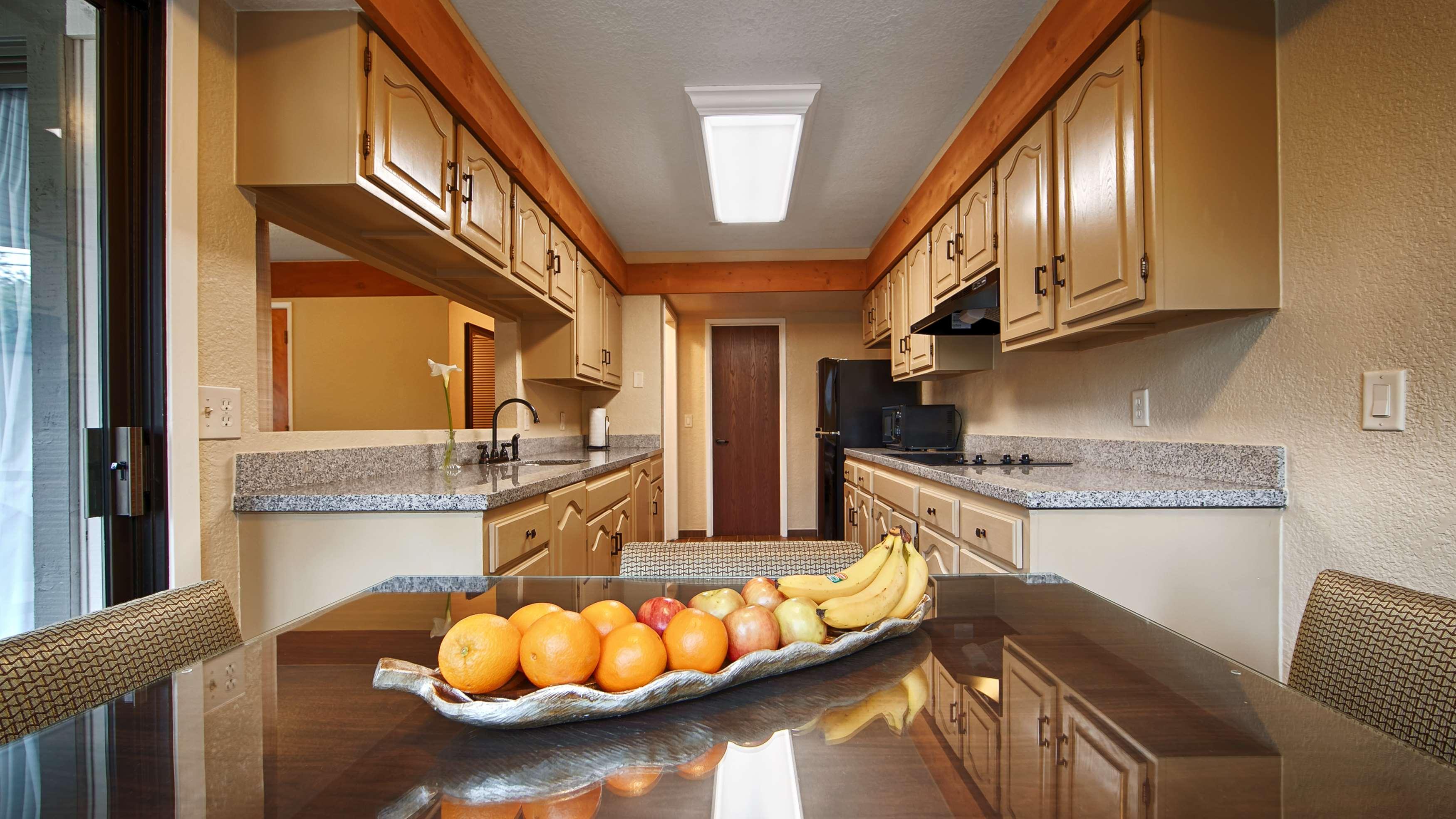 Best Western The Inn & Suites Pacific Grove Luaran gambar